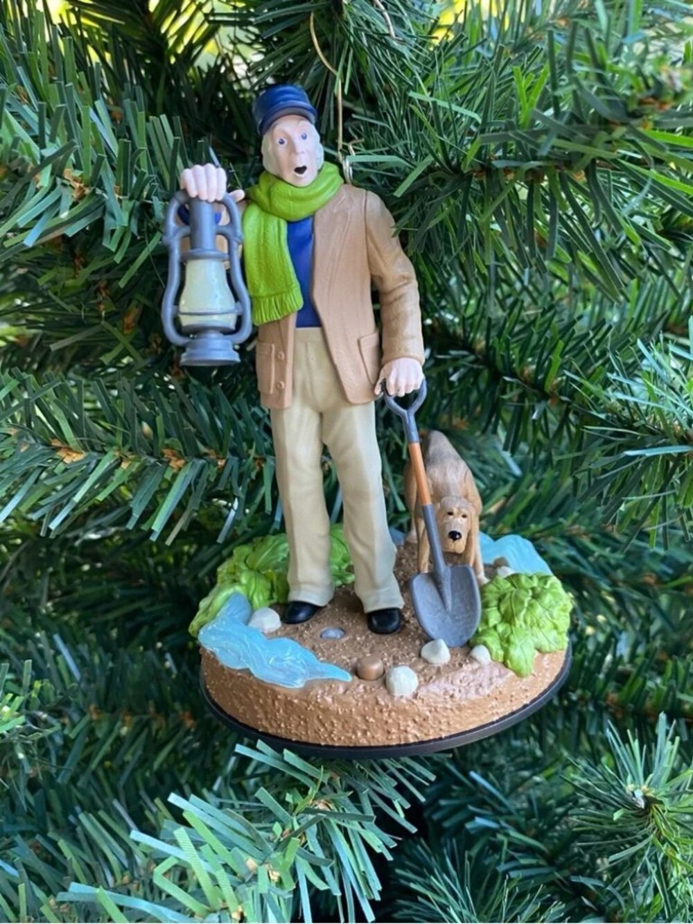 NWT Hallmark Disney Haunted Mansion Caretaker and His Dog ornament